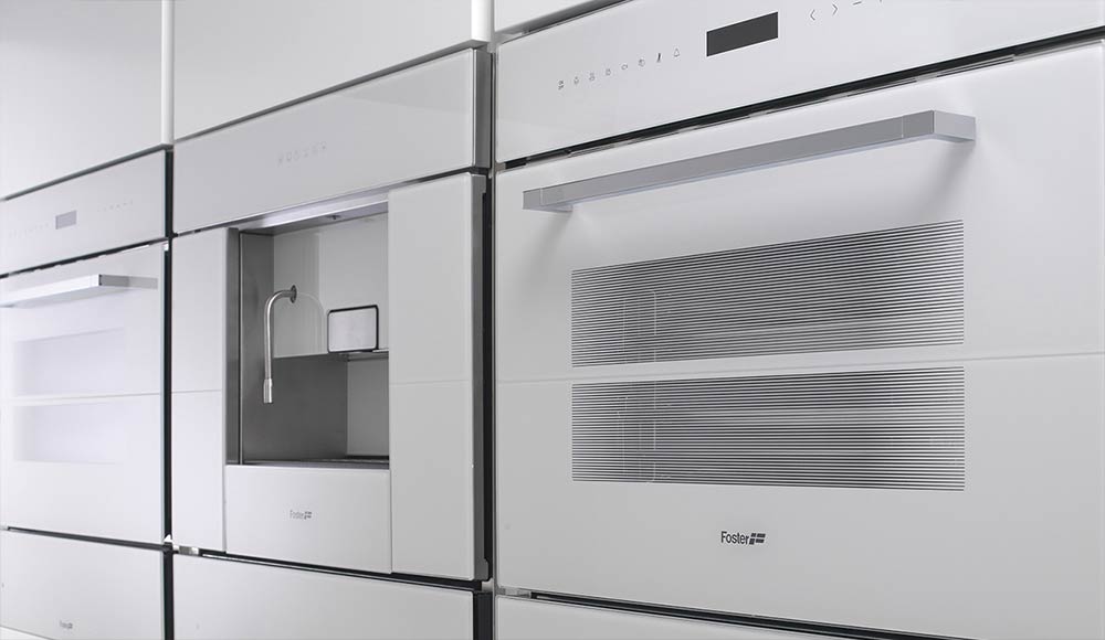 Backöfen und Zubehör, einbau- und freistehende Geräte, Schockfroster, Kaffeemaschinen, Dampfbacköfen, große Backöfen.