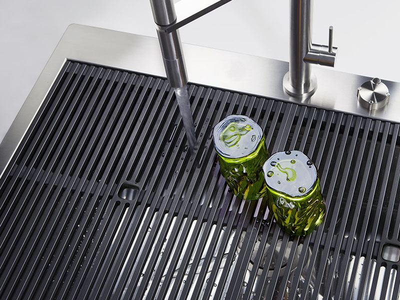 Schwarze Foster-Gittern