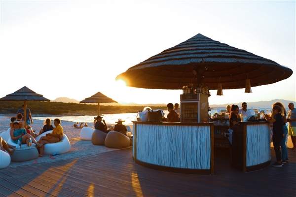 Foster und Zero Barriere präsentieren die luxuriöse Outdoor-Kollektion von Foster