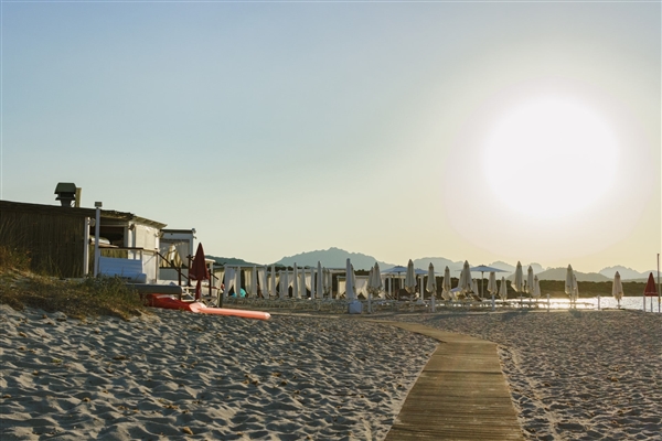 Foster und Zero Barriere präsentieren die luxuriöse Outdoor-Kollektion von Foster