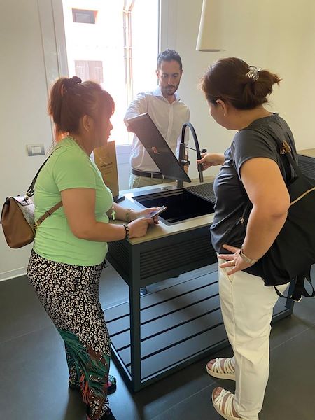 Indonesien begegnet Foster