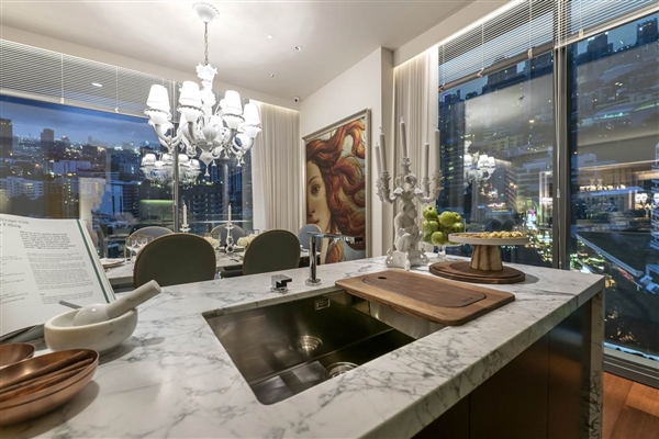 Von Brescello nach Thong Lo