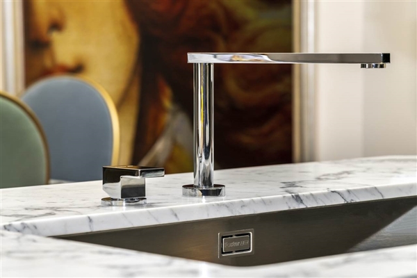 Von Brescello nach Thong Lo