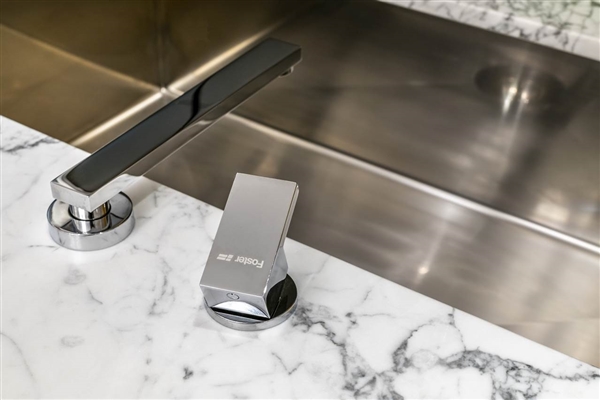 Von Brescello nach Thong Lo