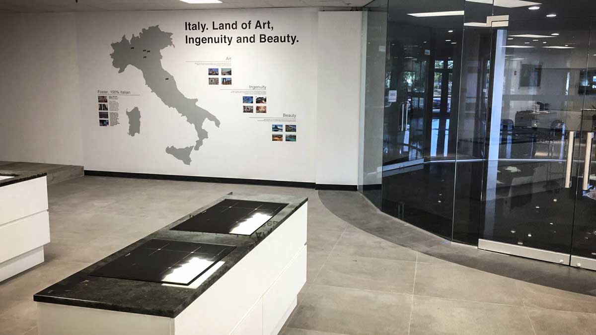 FOSTER GEHT IN DIE VEREINIGTEN STAATEN